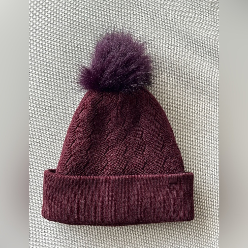Lululemon Cable Knit Pom Beanie w/ Merino Wool